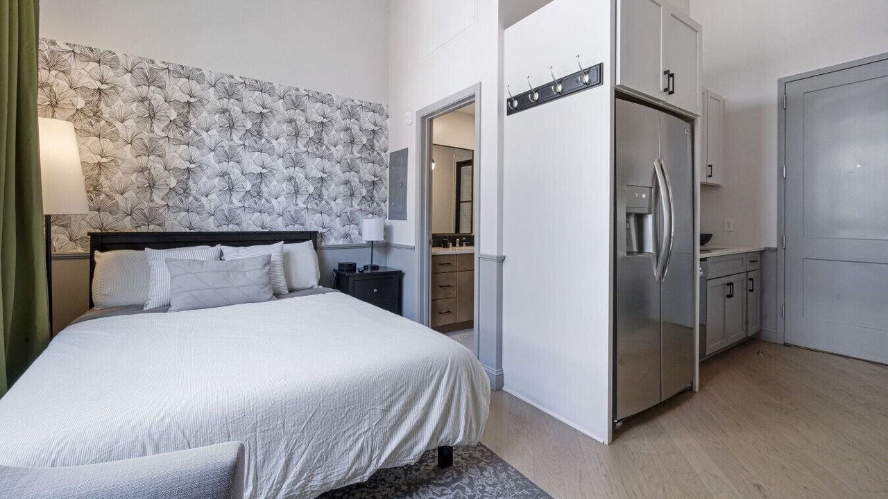 Photo of Bedroom in Central City