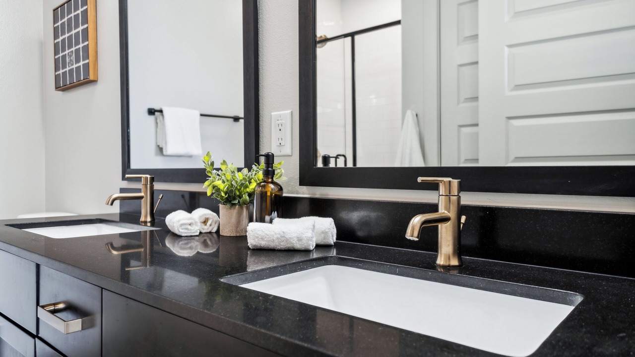 Photo of Bathroom in Deep Ellum