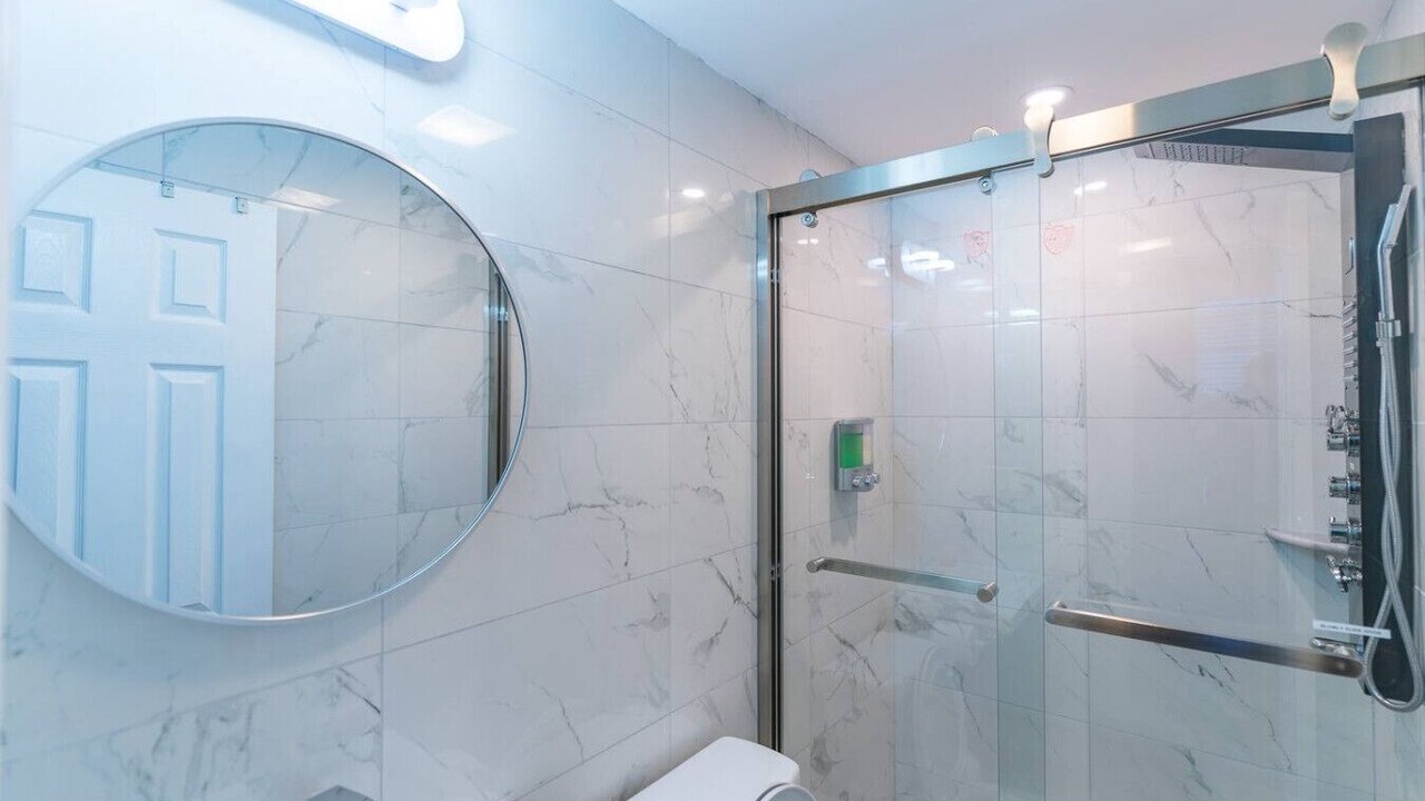 Photo of Bathroom in Graduate Hospital