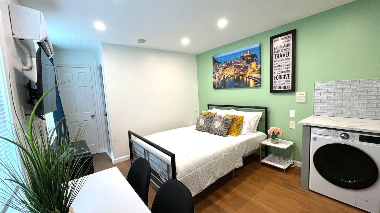 Photo of Bedroom in Graduate Hospital