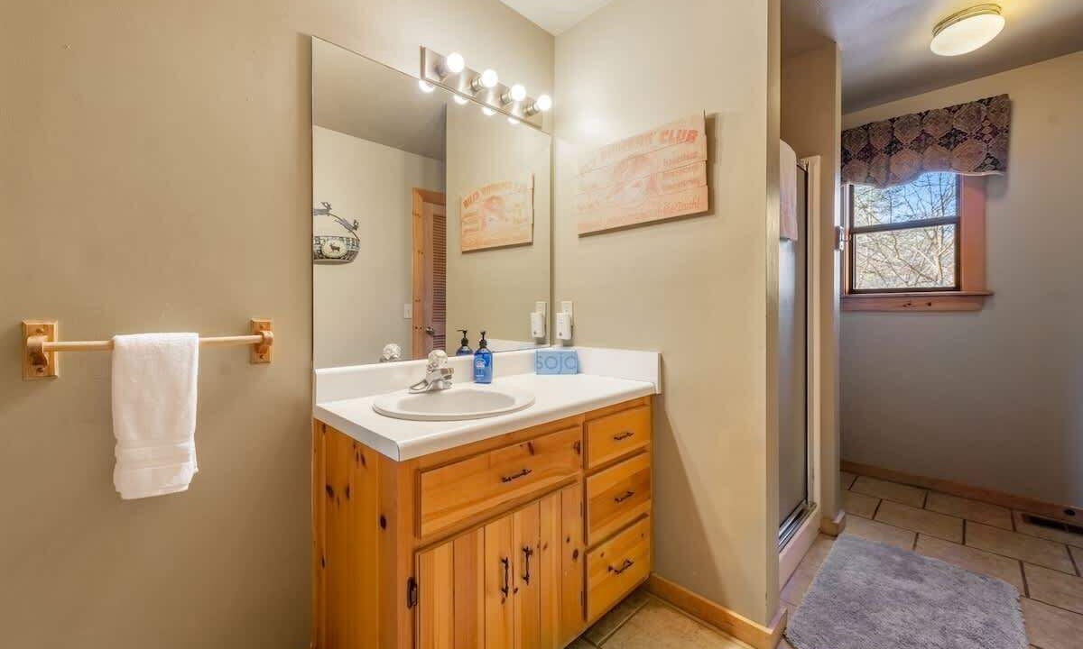 Photo of Bathroom in Dial