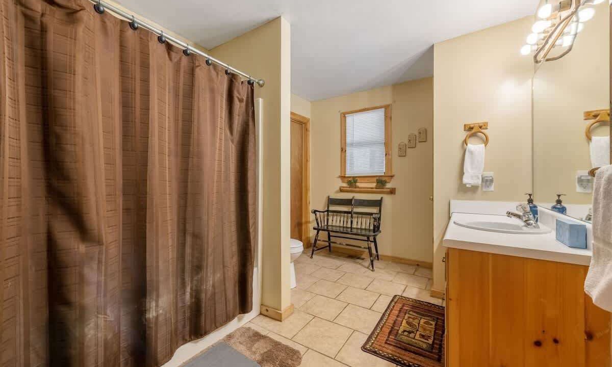 Photo of Bathroom in Dial