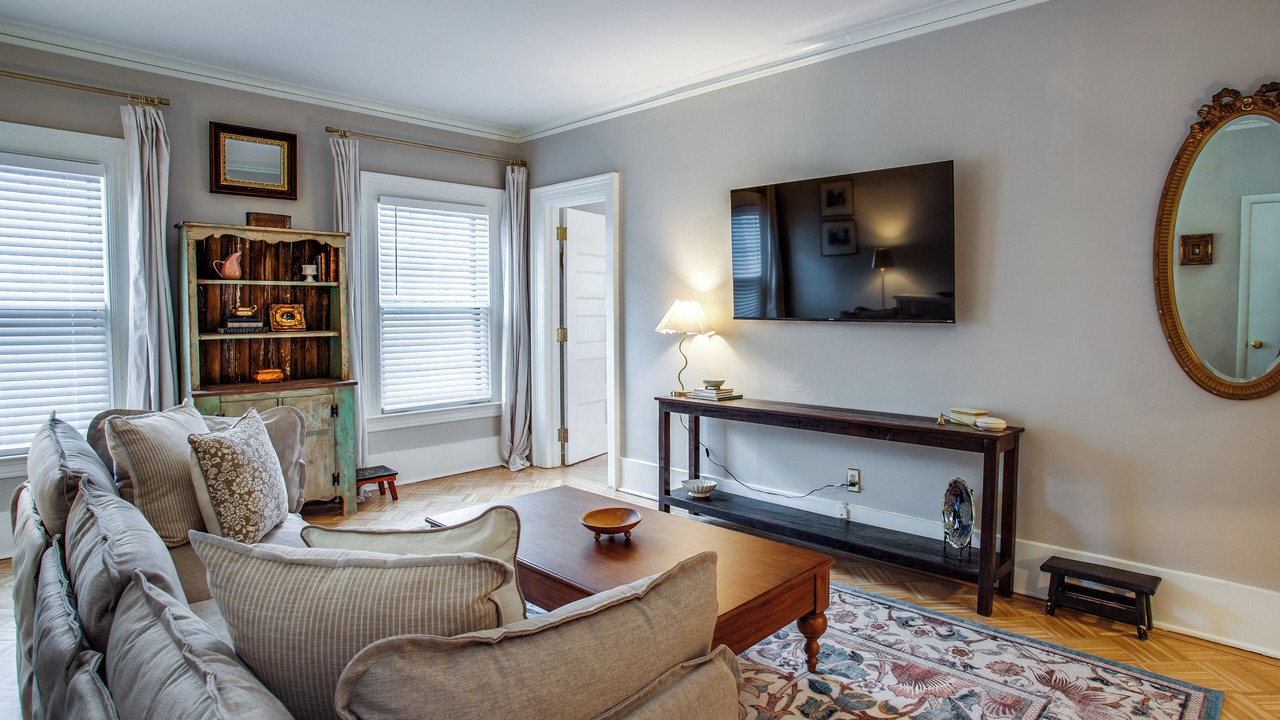 Photo of Livingroom in East Avenue