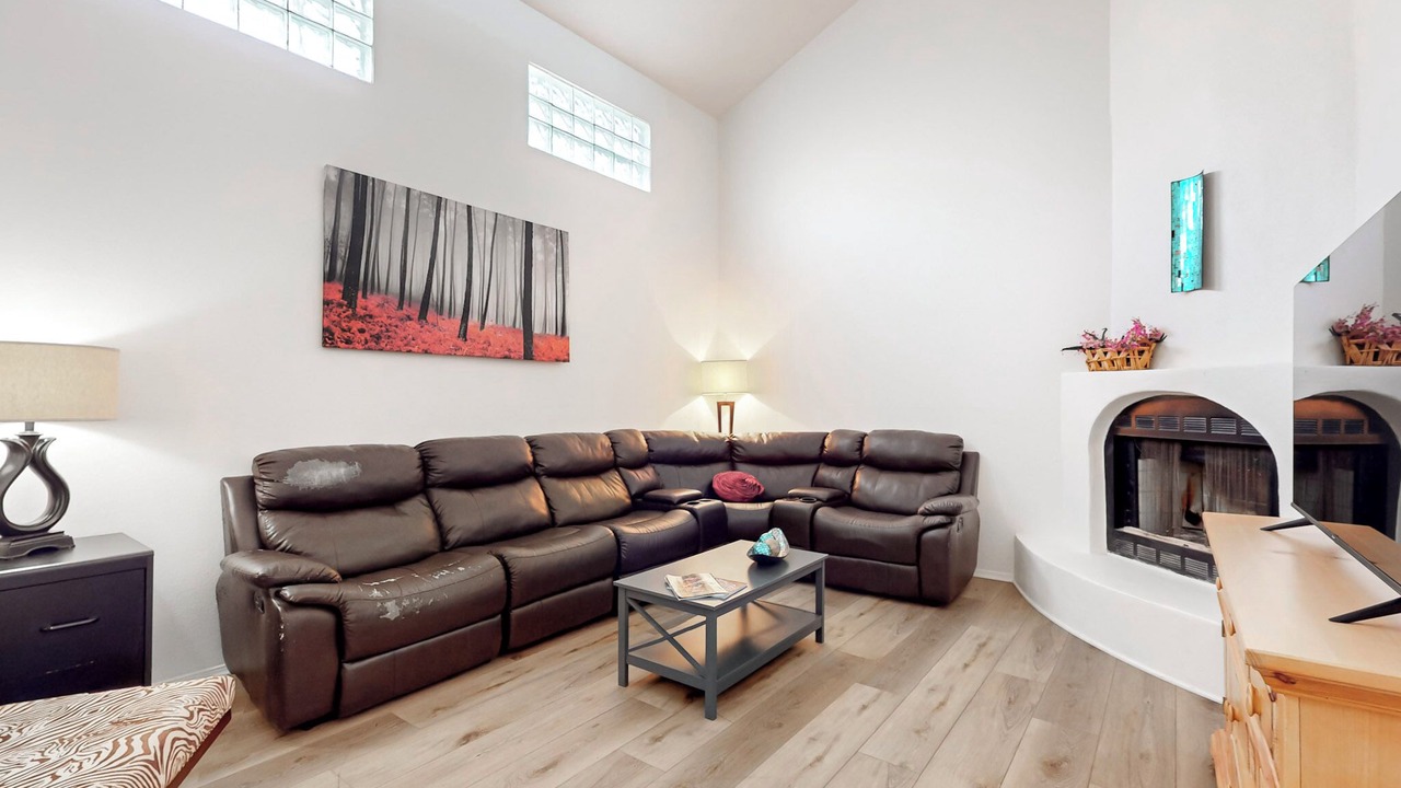 Photo of Livingroom in Northeast Heights