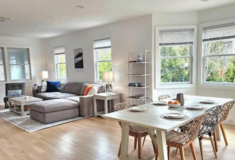 Photo of Livingroom in Center Moriches