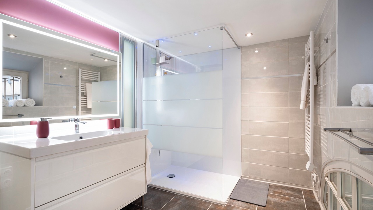 Photo of Bathroom in Saint Nicolas - Charles III - Ville vieille - Trois Maisons - Leopold