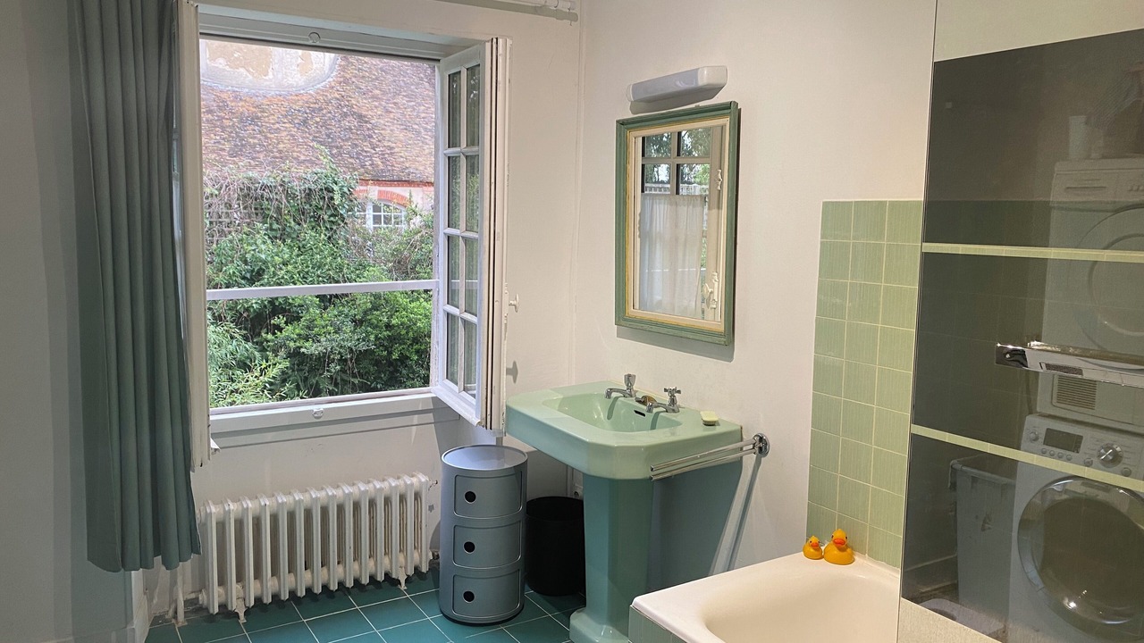 Photo of Bathroom in Dampierre-en-Yvelines