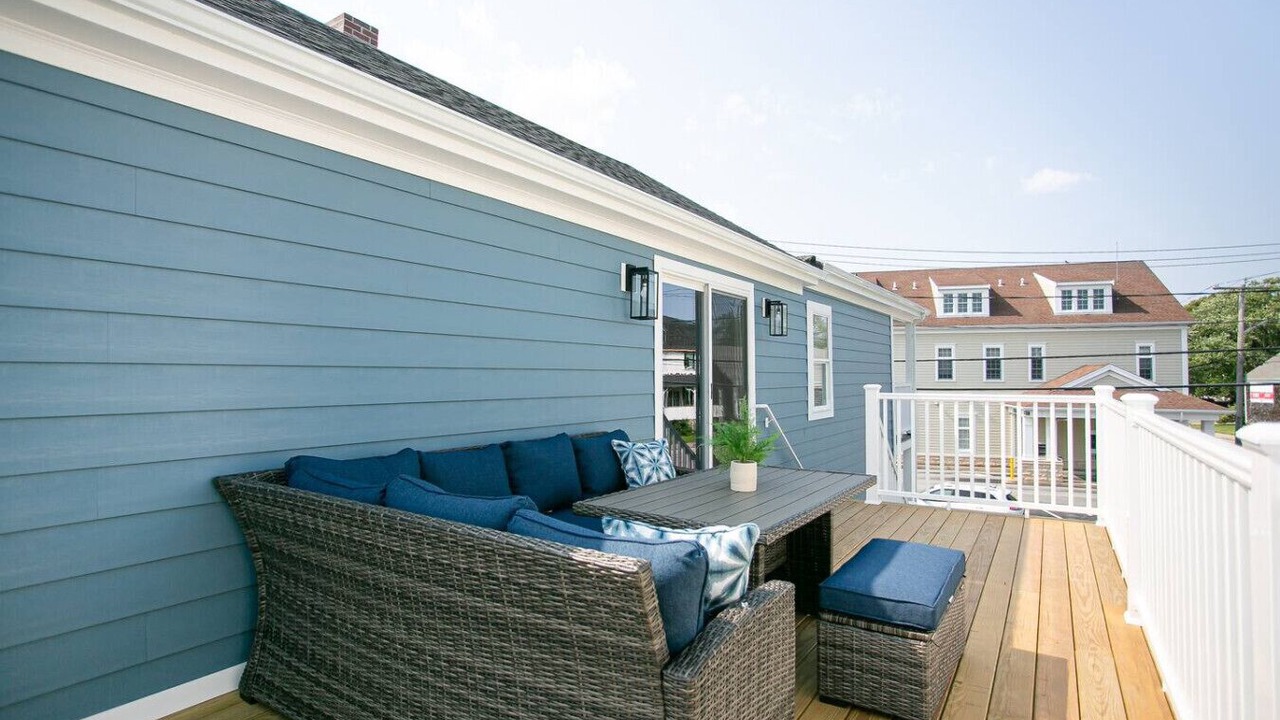 Photo of Patio Balcony in Cliff Walk