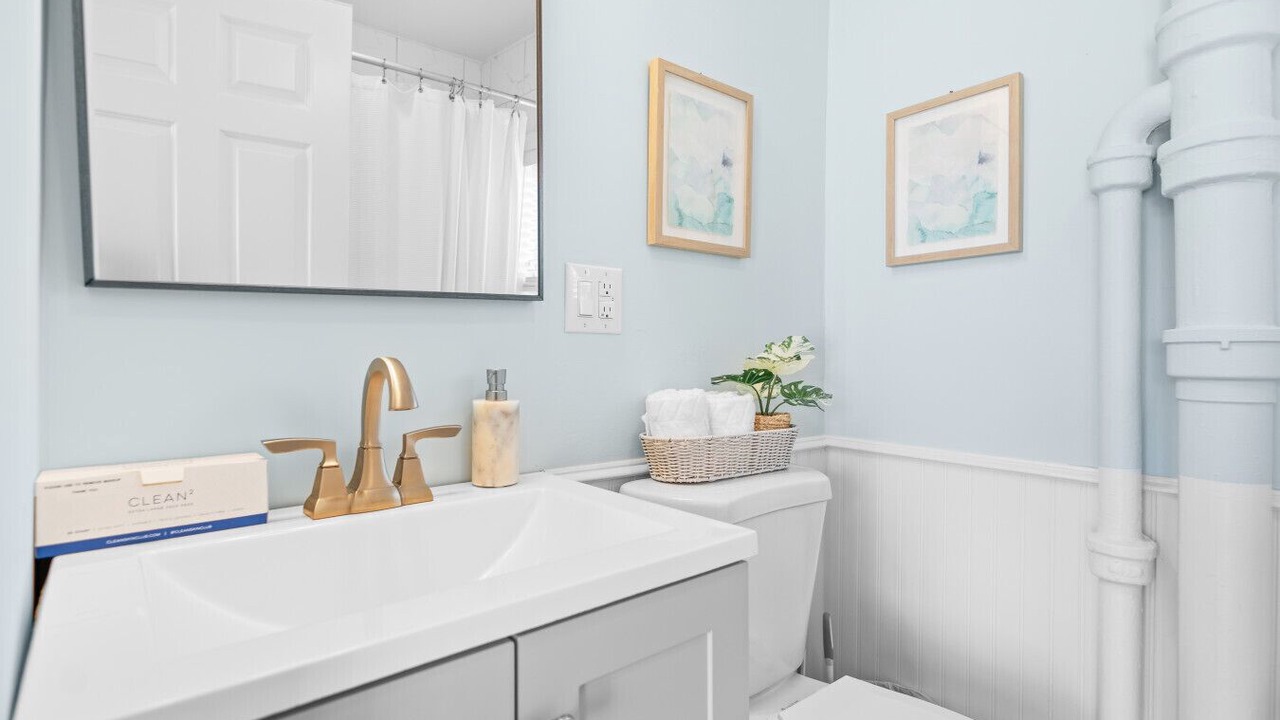 Photo of Bathroom in Cliff Walk