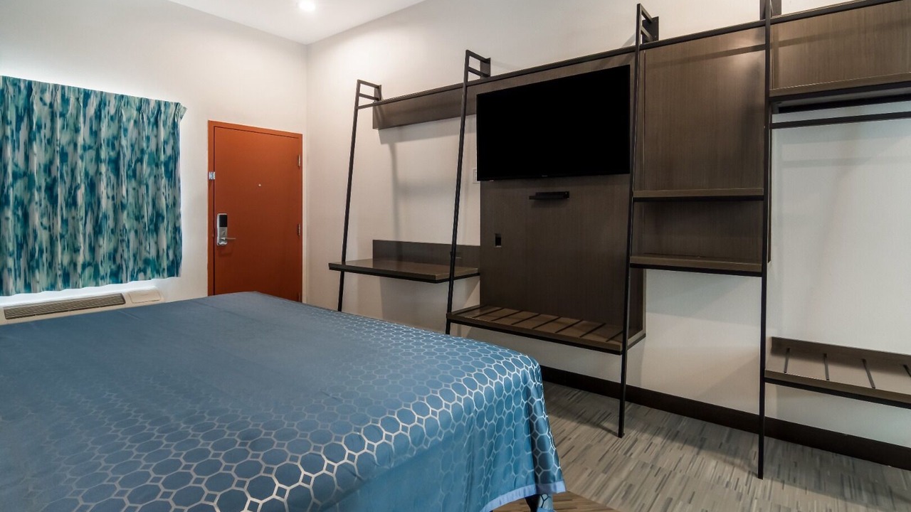 Photo of Bedroom in Forest Hill