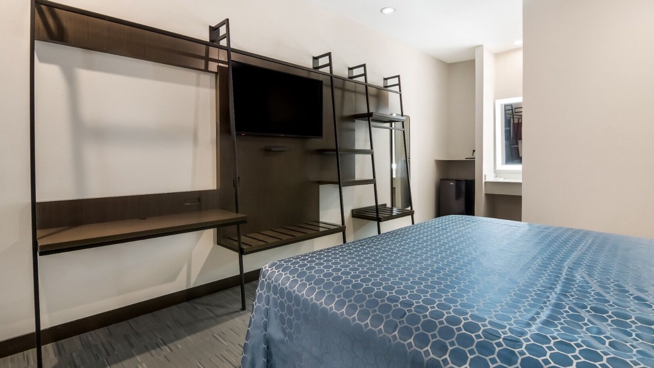 Photo of Bedroom in Forest Hill
