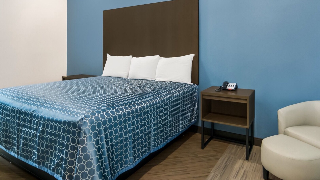 Photo of Bedroom in Forest Hill