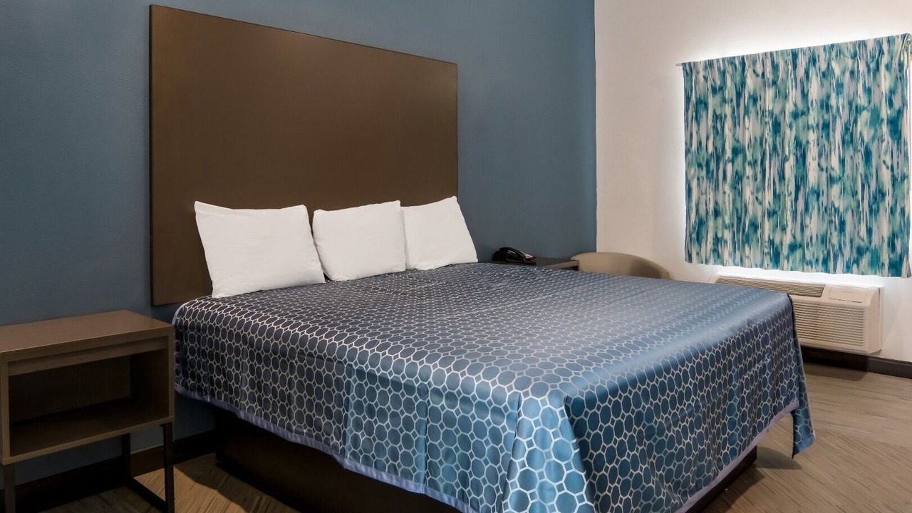 Photo of Bedroom in Forest Hill