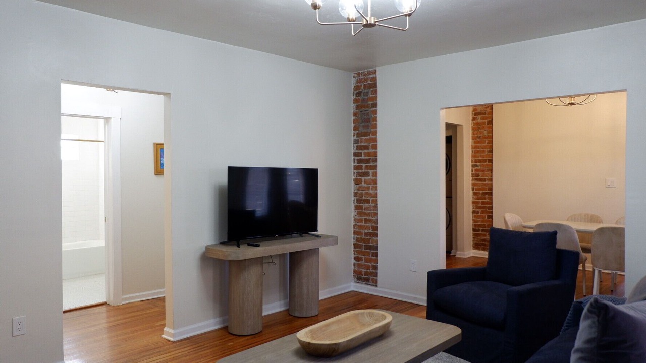 Photo of Livingroom in University Heights