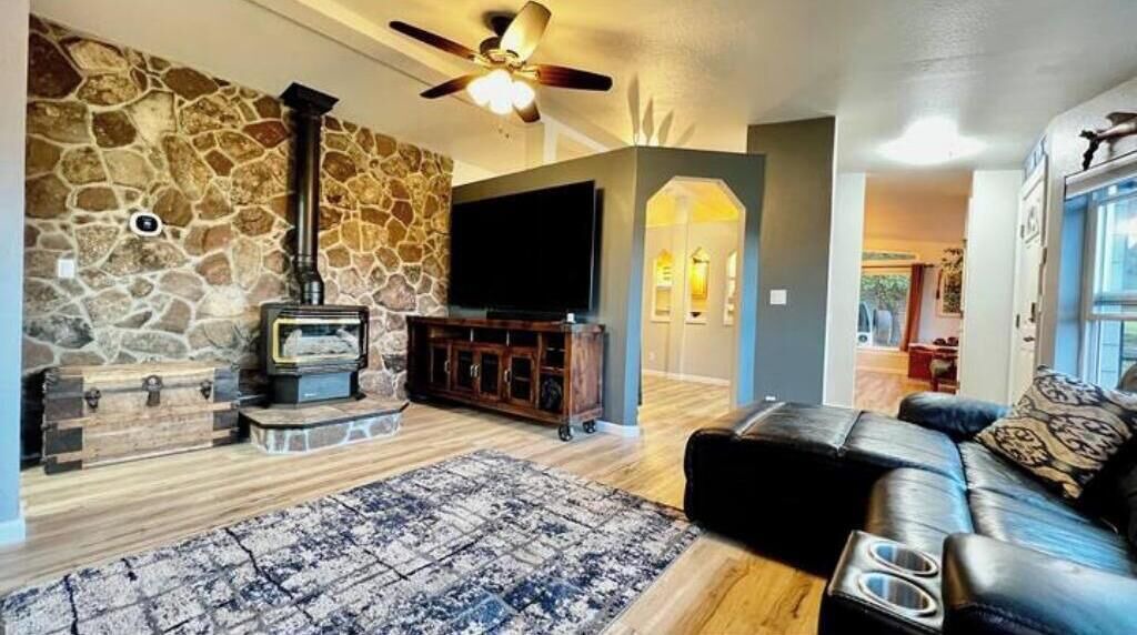 Photo of Livingroom in Sky Meadows Ranch