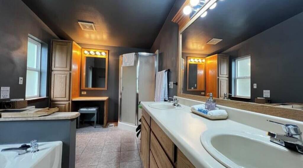 Photo of Bathroom in Sky Meadows Ranch