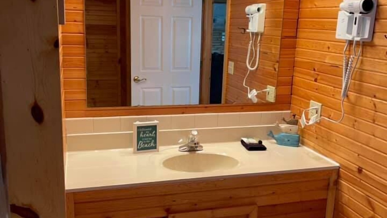 Photo of Bathroom in Alger