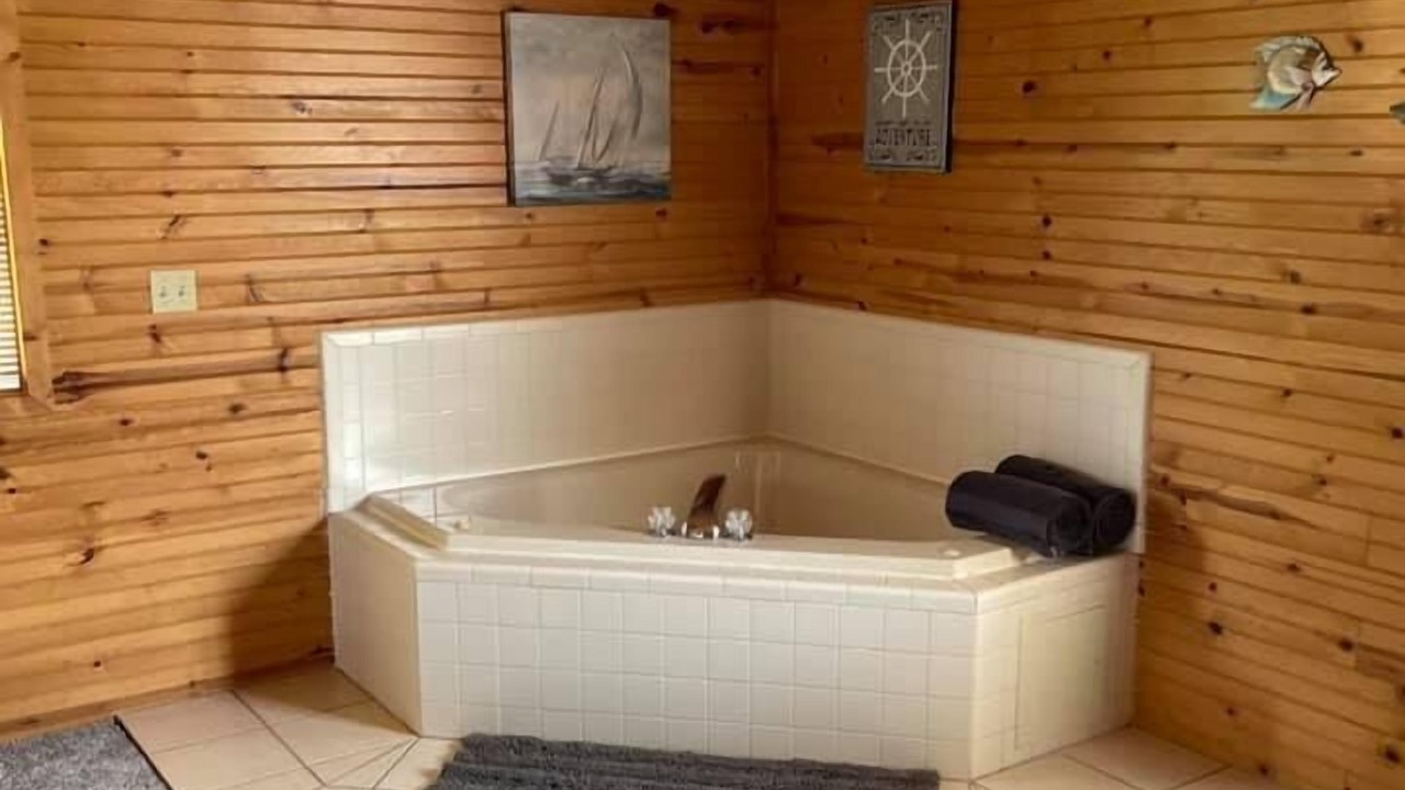 Photo of Bathroom in Alger