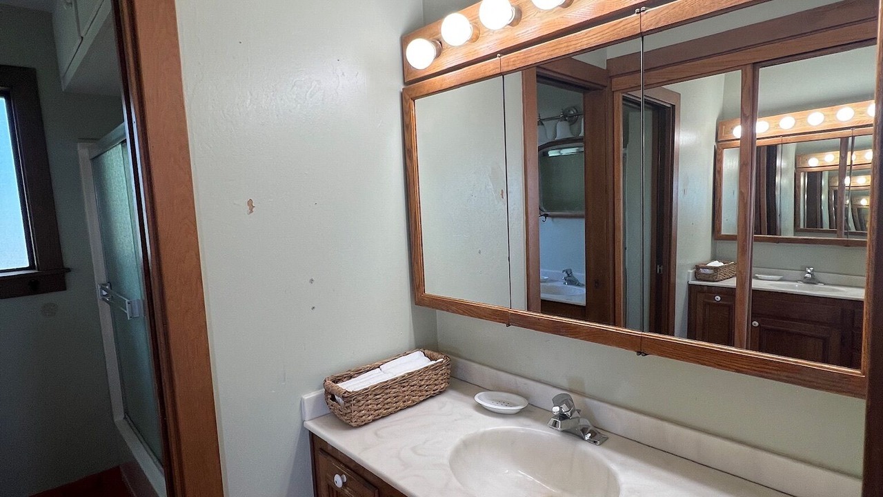 Photo of Bathroom in Oakley
