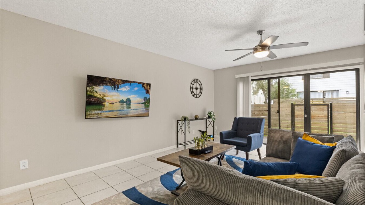 Photo of Livingroom in University