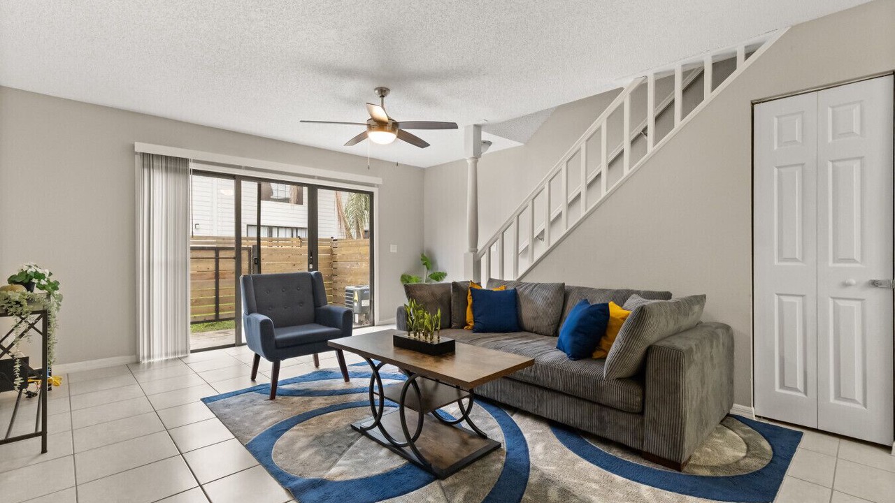 Photo of Livingroom in University