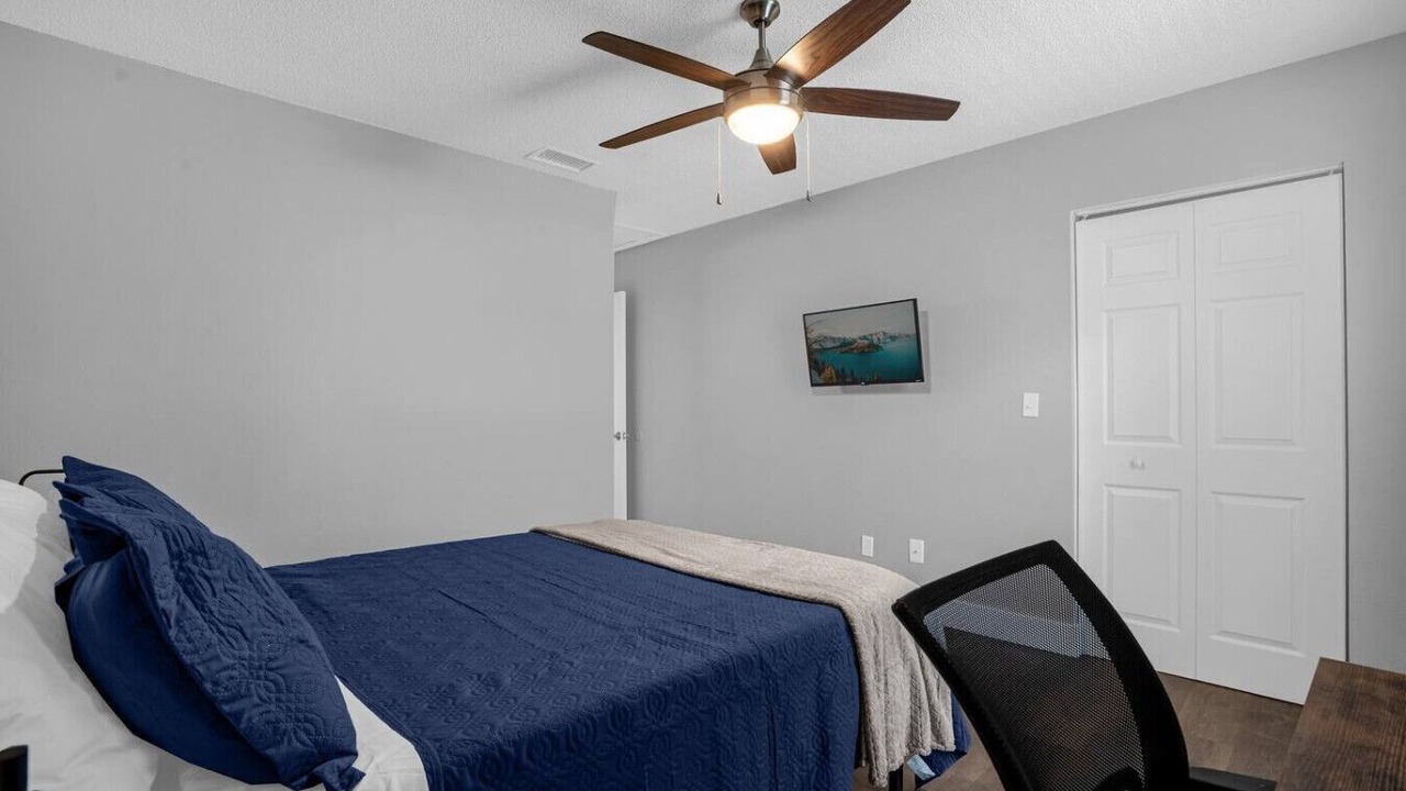 Photo of Bedroom in University
