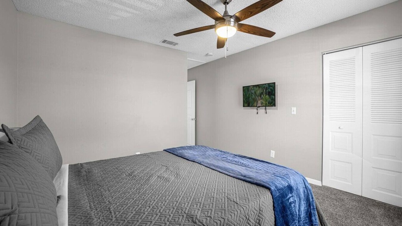 Photo of Bedroom in University
