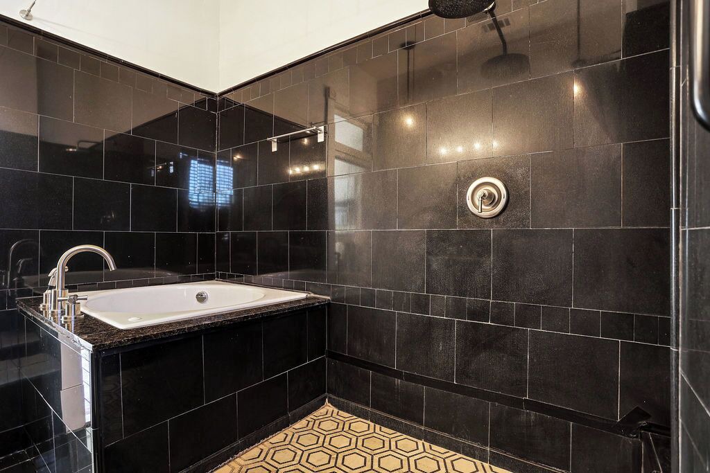 Photo of Bathroom in Metropolitan