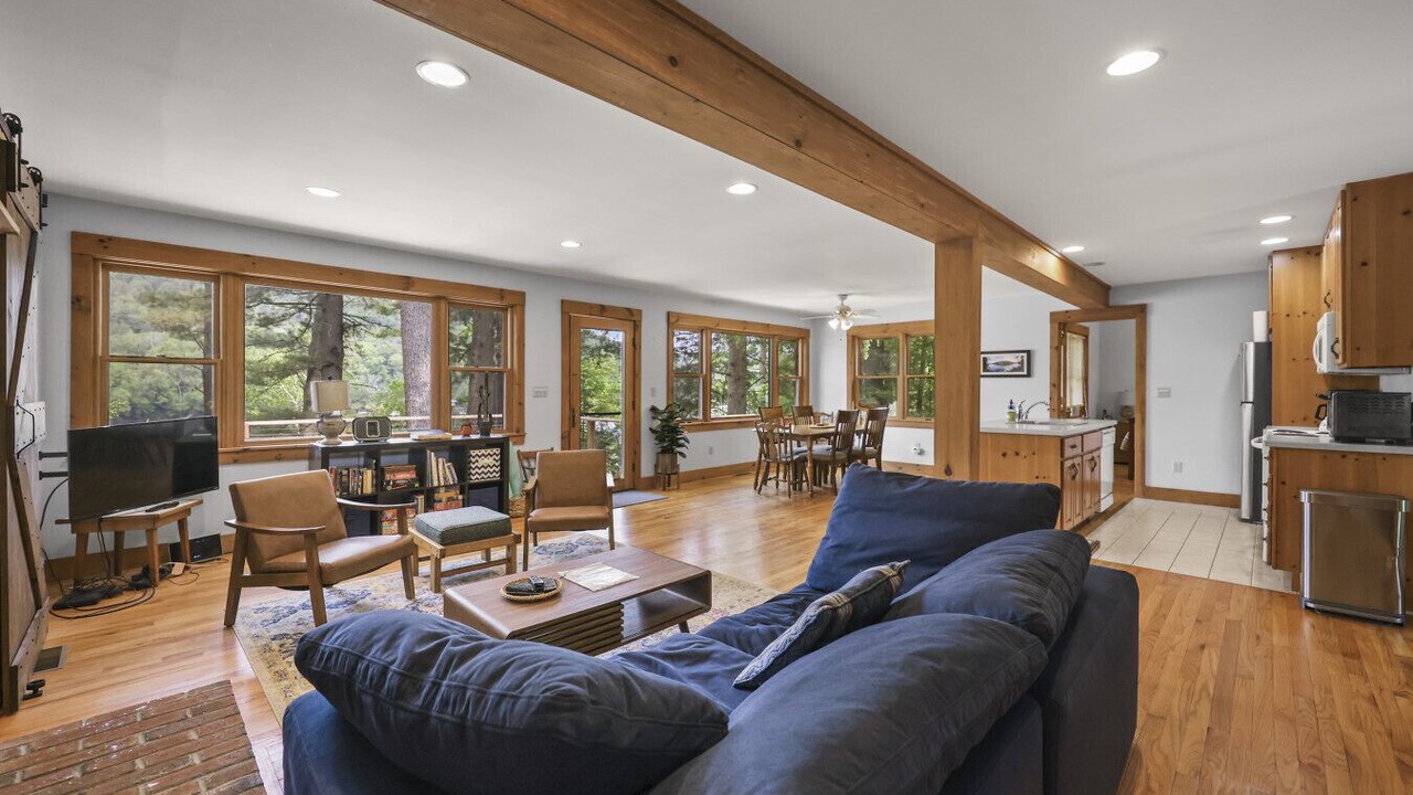 Photo of Bedroom in Monterey