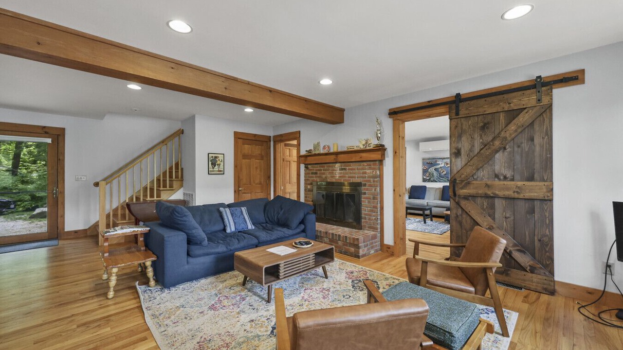 Photo of Livingroom in Monterey