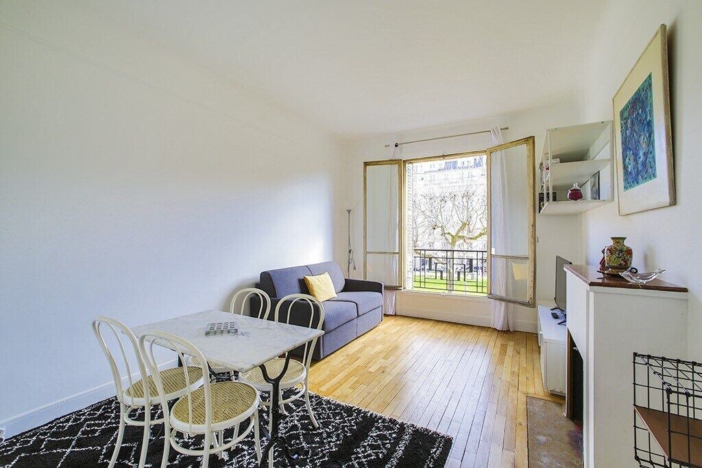 Photo of Livingroom in Quartier de l'Ecole-Militaire