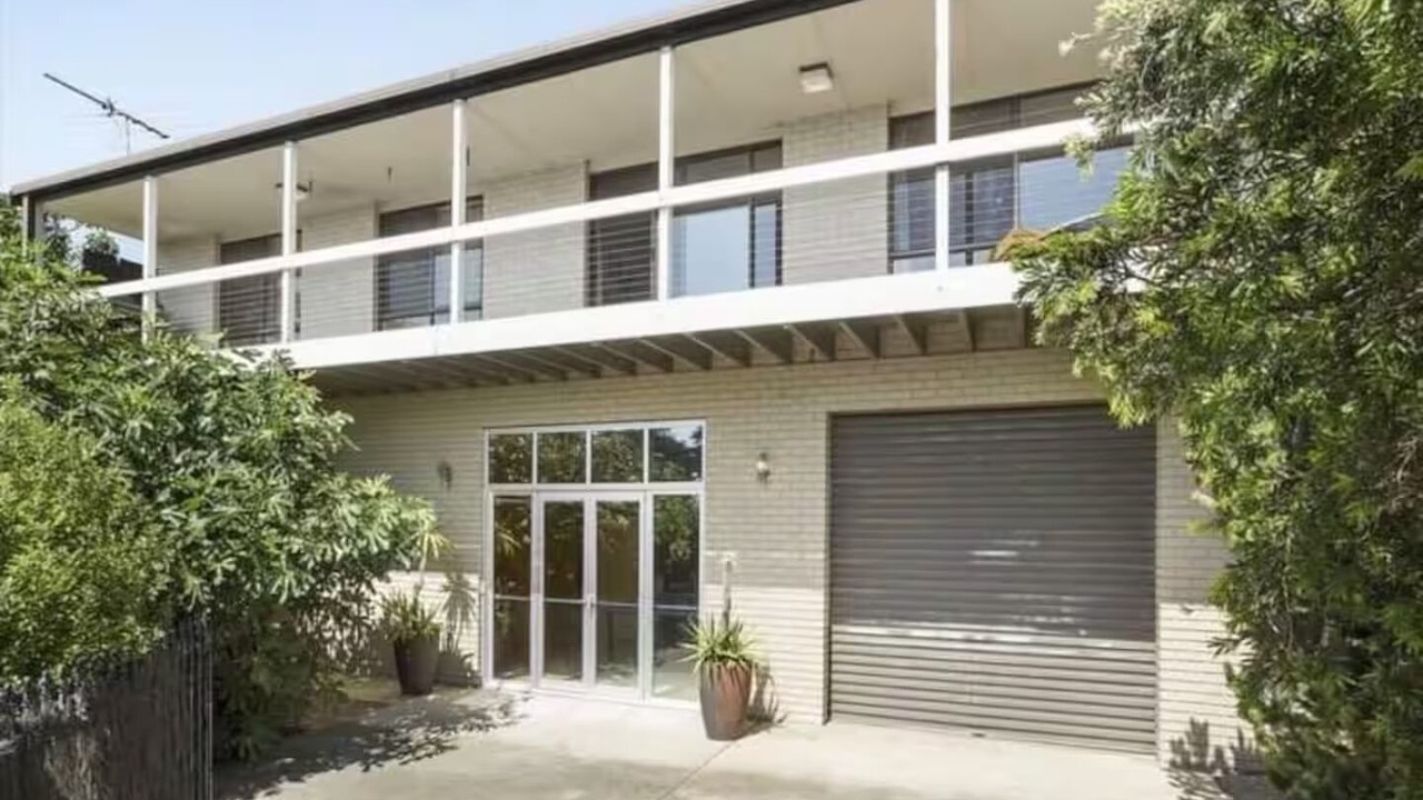 Photo of Outdoor in Indented Head