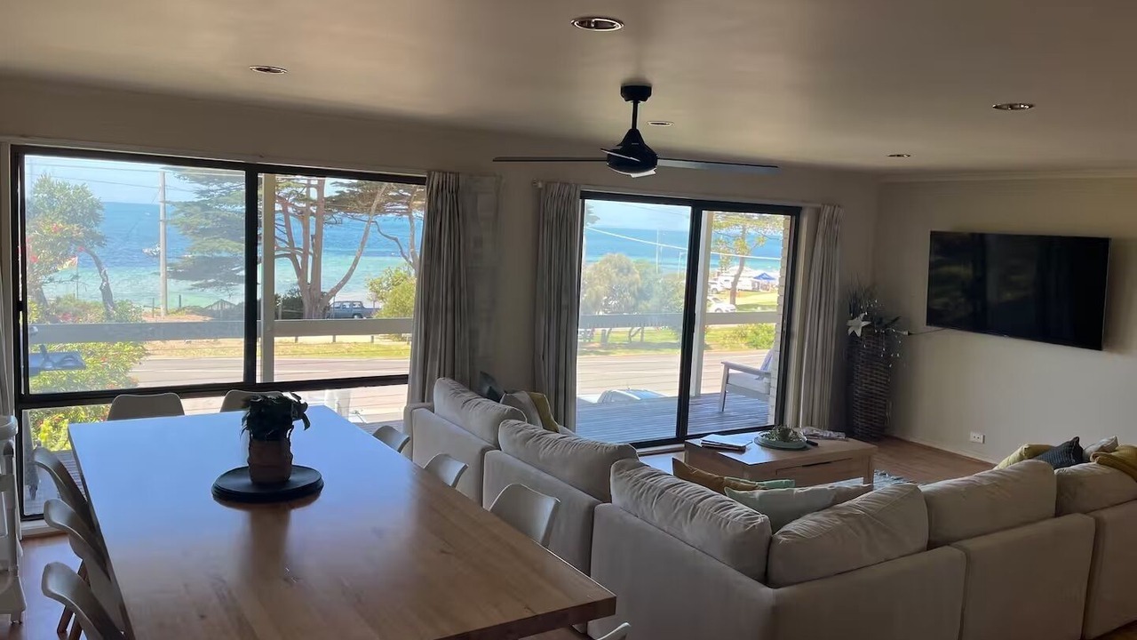 Photo of Livingroom in Indented Head