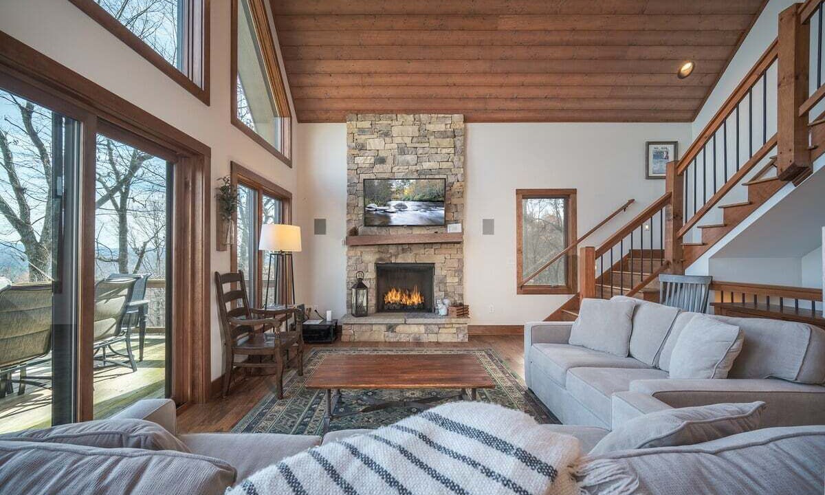 Photo of Livingroom in Pisgah Forest