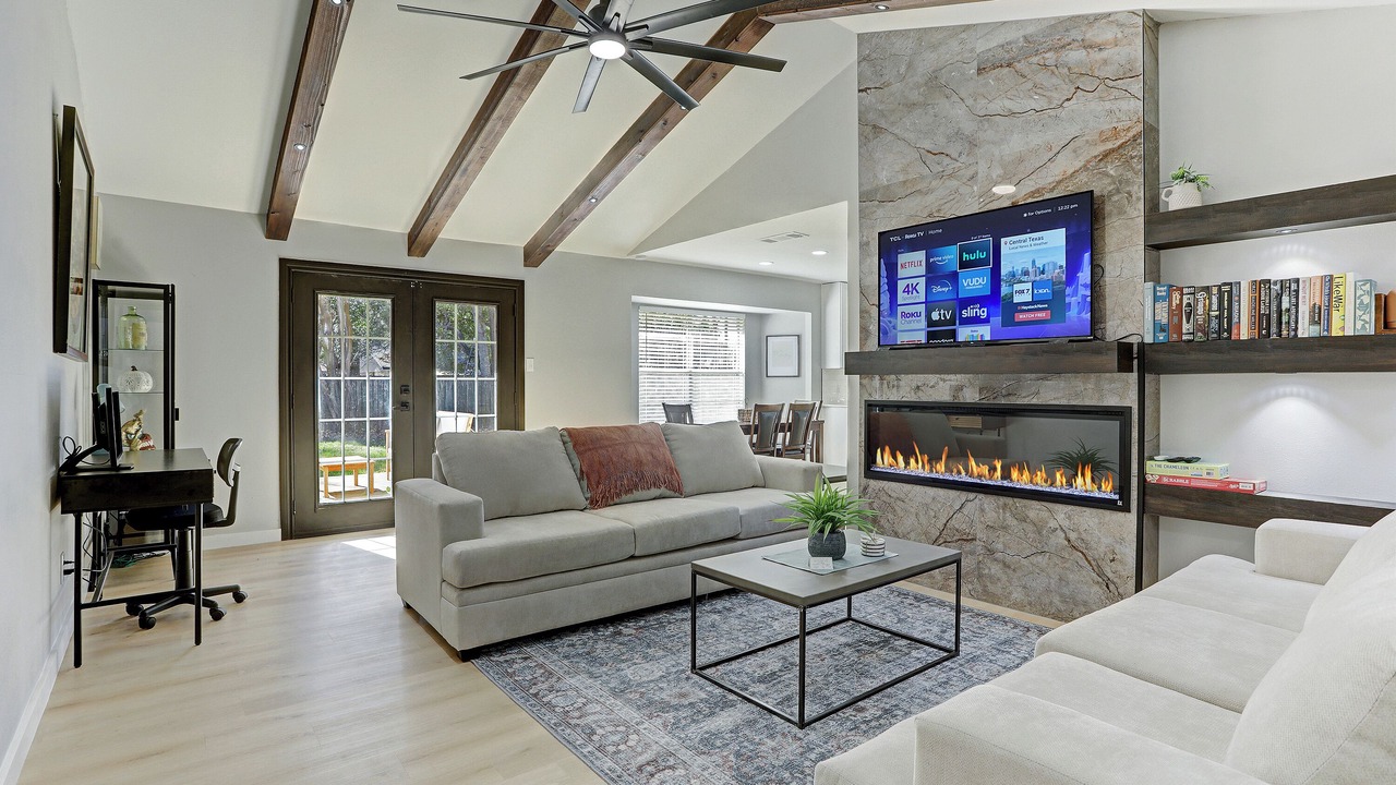 Photo of Livingroom in North Austin Civic Association