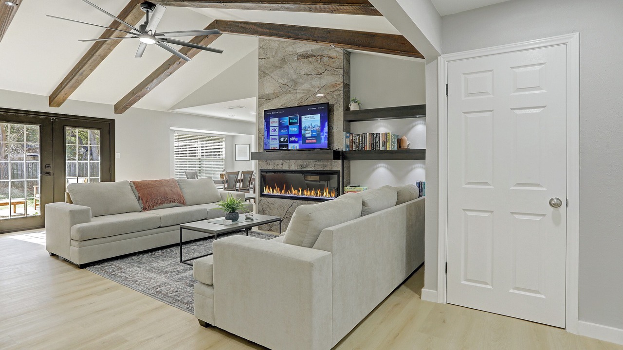 Photo of Livingroom in North Austin Civic Association