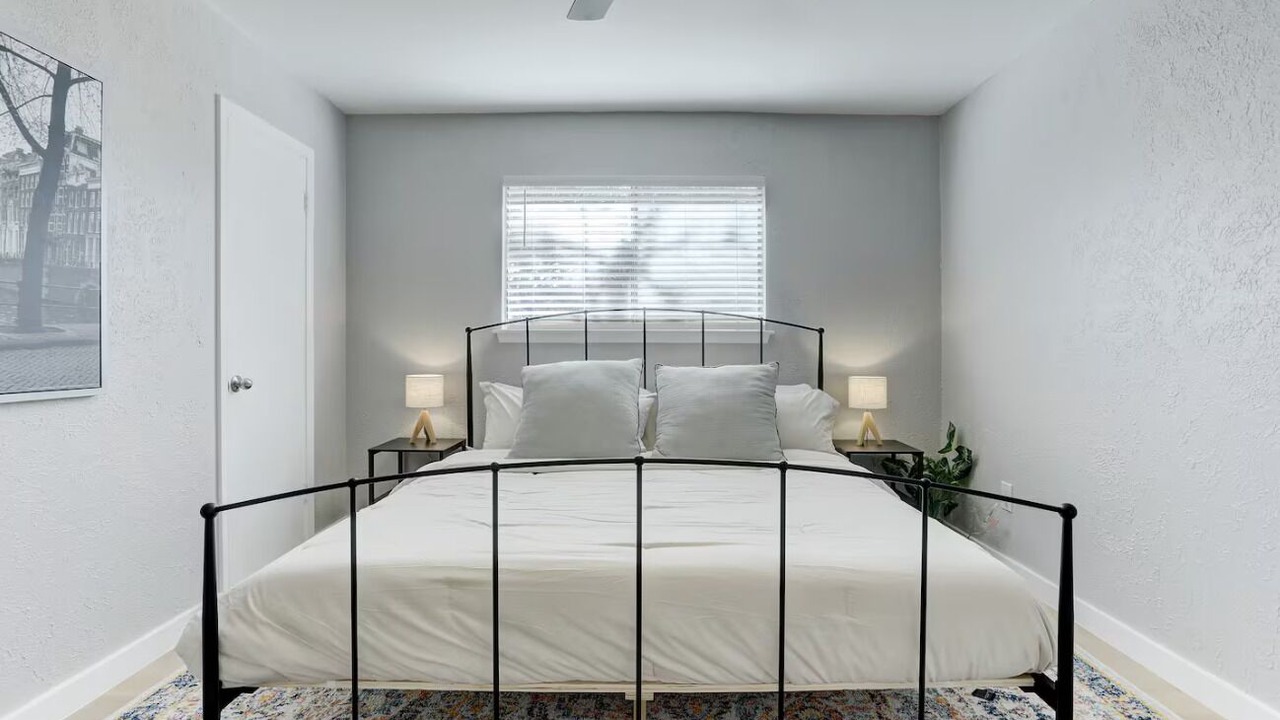 Photo of Bedroom in North Austin Civic Association