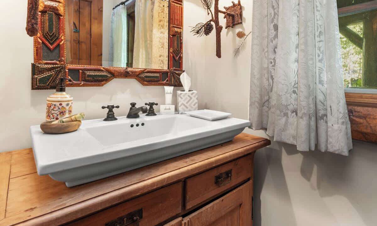 Photo of Bathroom in Warm Springs
