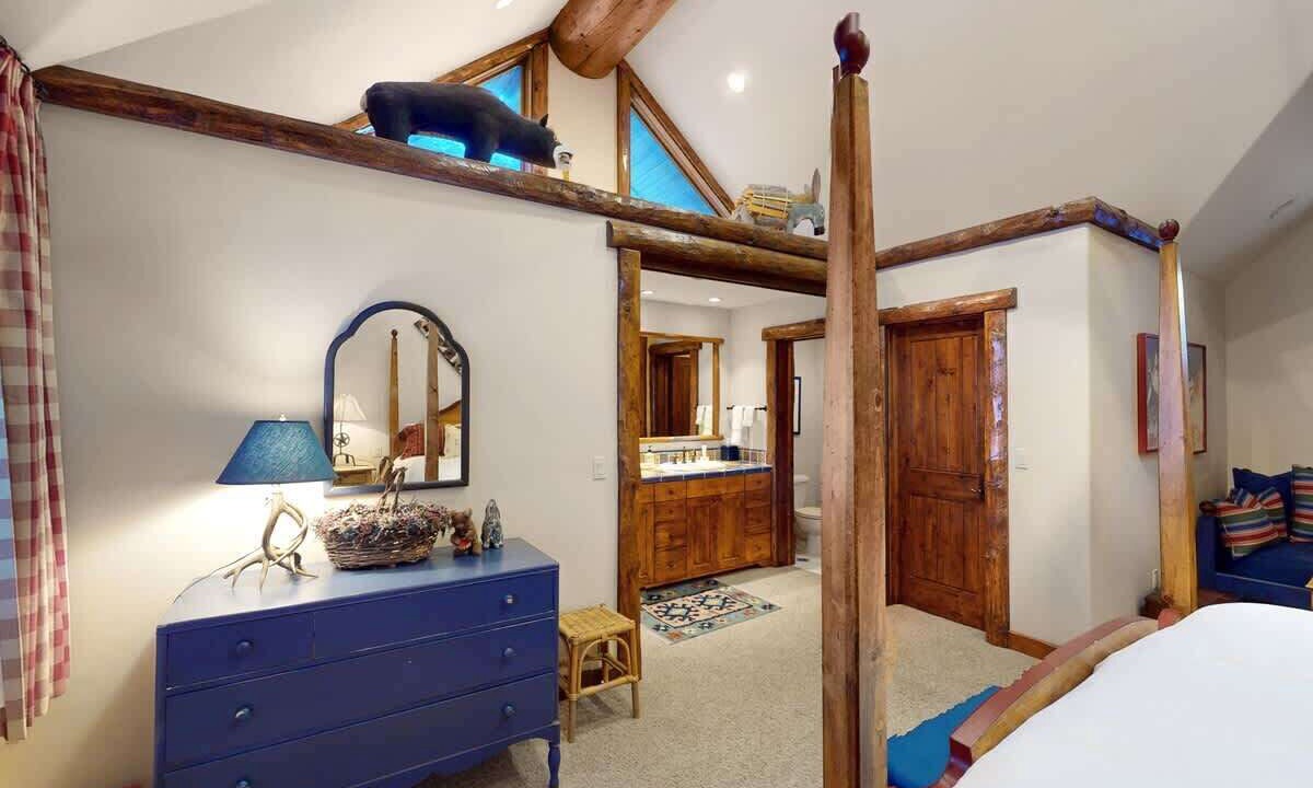 Photo of Bedroom in Warm Springs