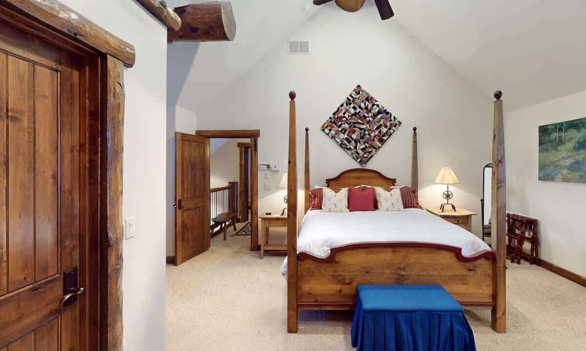 Photo of Bedroom in Warm Springs