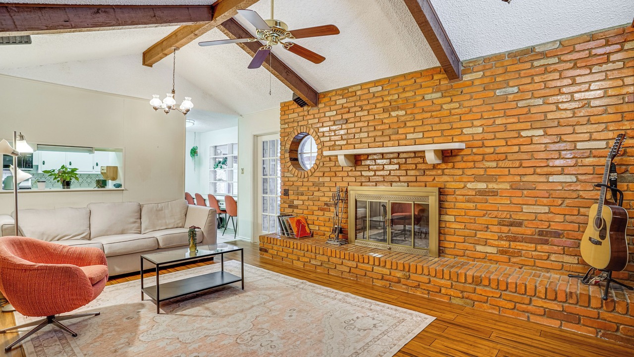 Photo of Livingroom in Tarrant County