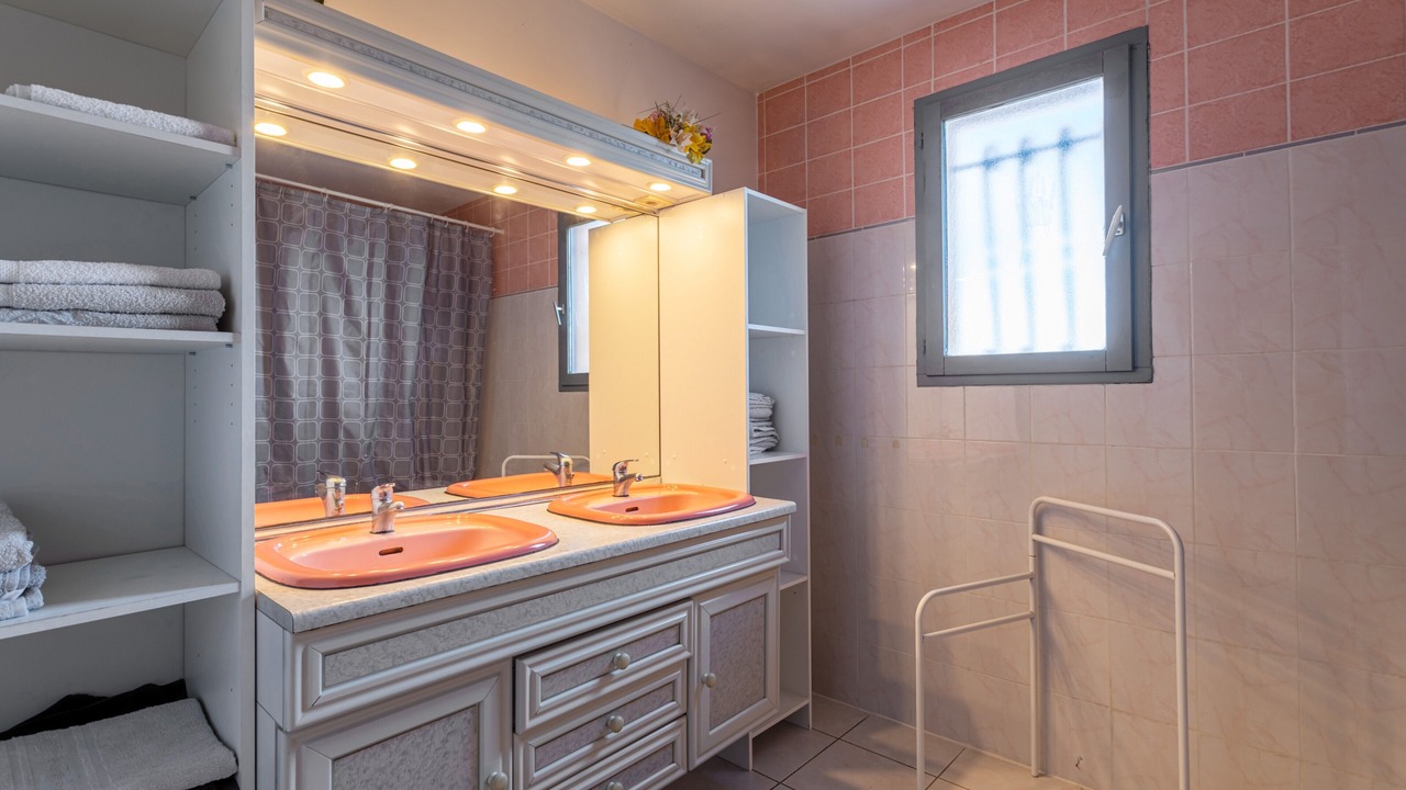 Photo of Bathroom in Saint-Hippolyte