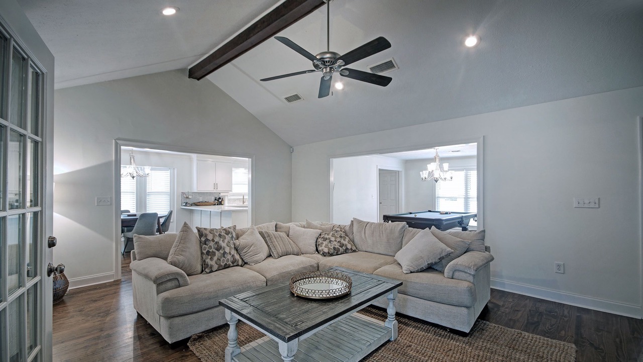 Photo of Livingroom in Tougaloo