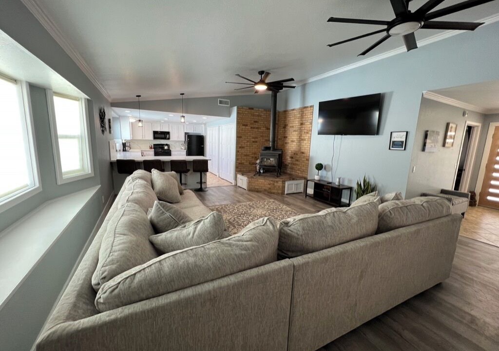 Photo of Livingroom in Victorville