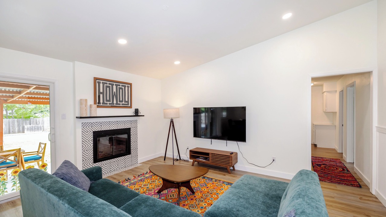 Photo of Livingroom in McNeil