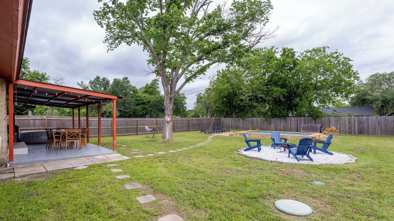 Photo of Outdoor in McNeil
