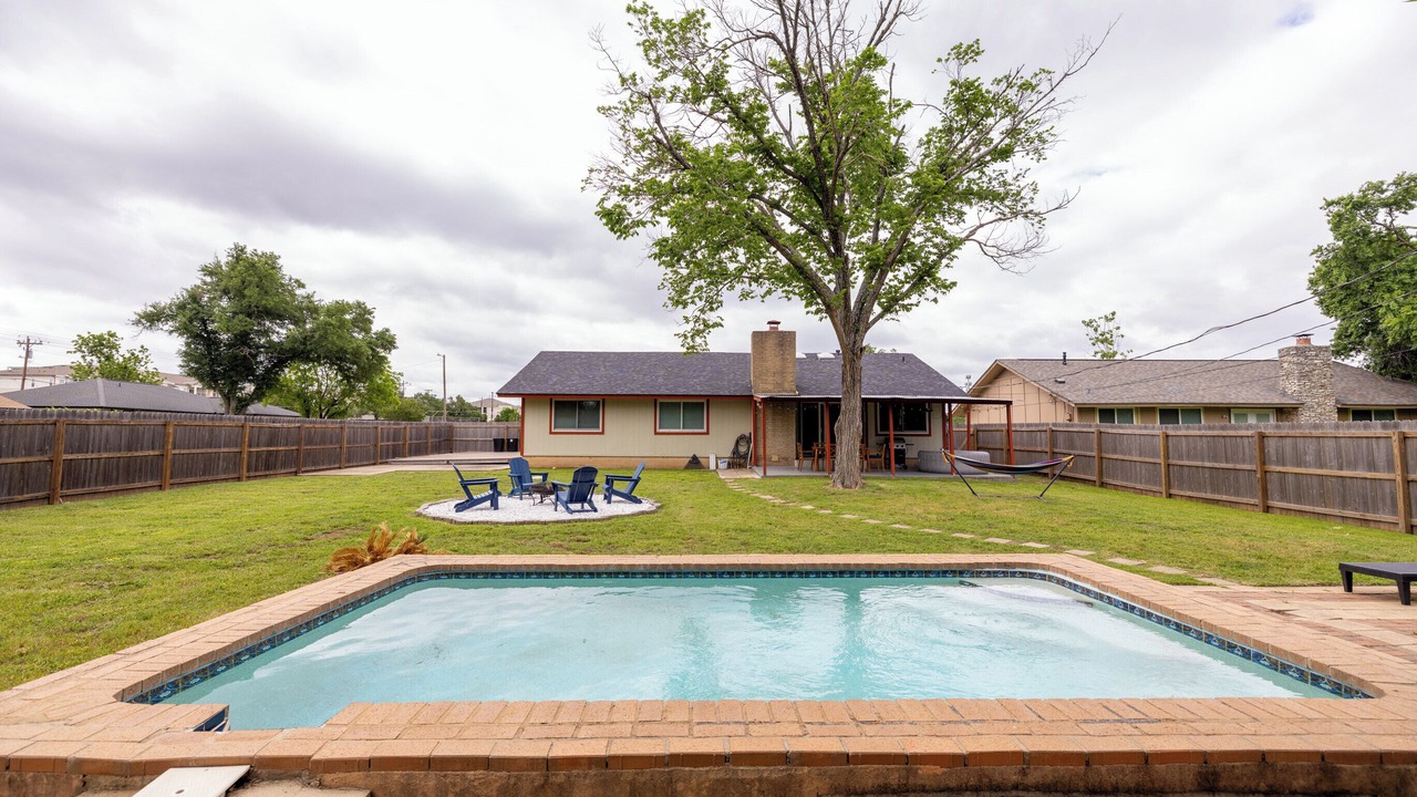 Photo of Outdoor in McNeil
