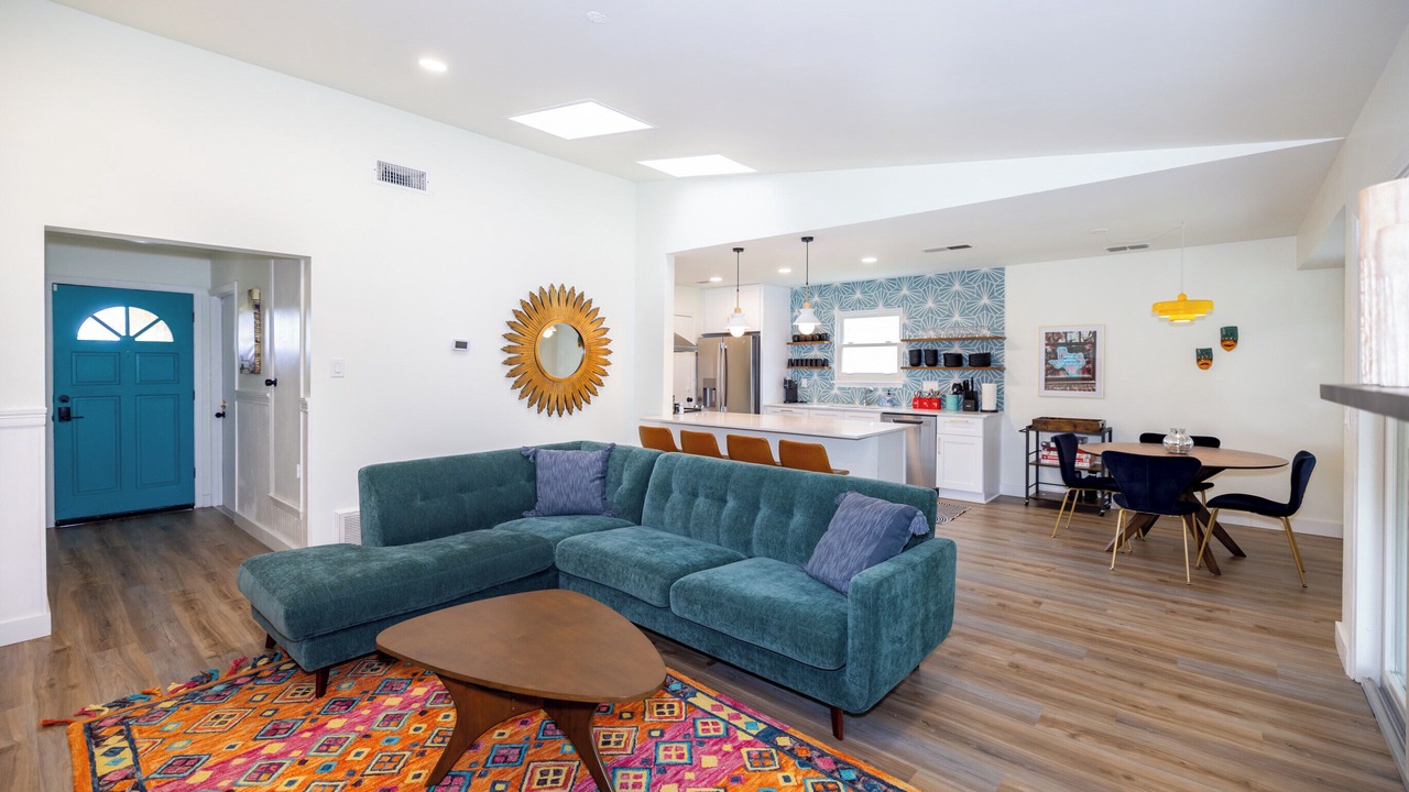 Photo of Livingroom in McNeil