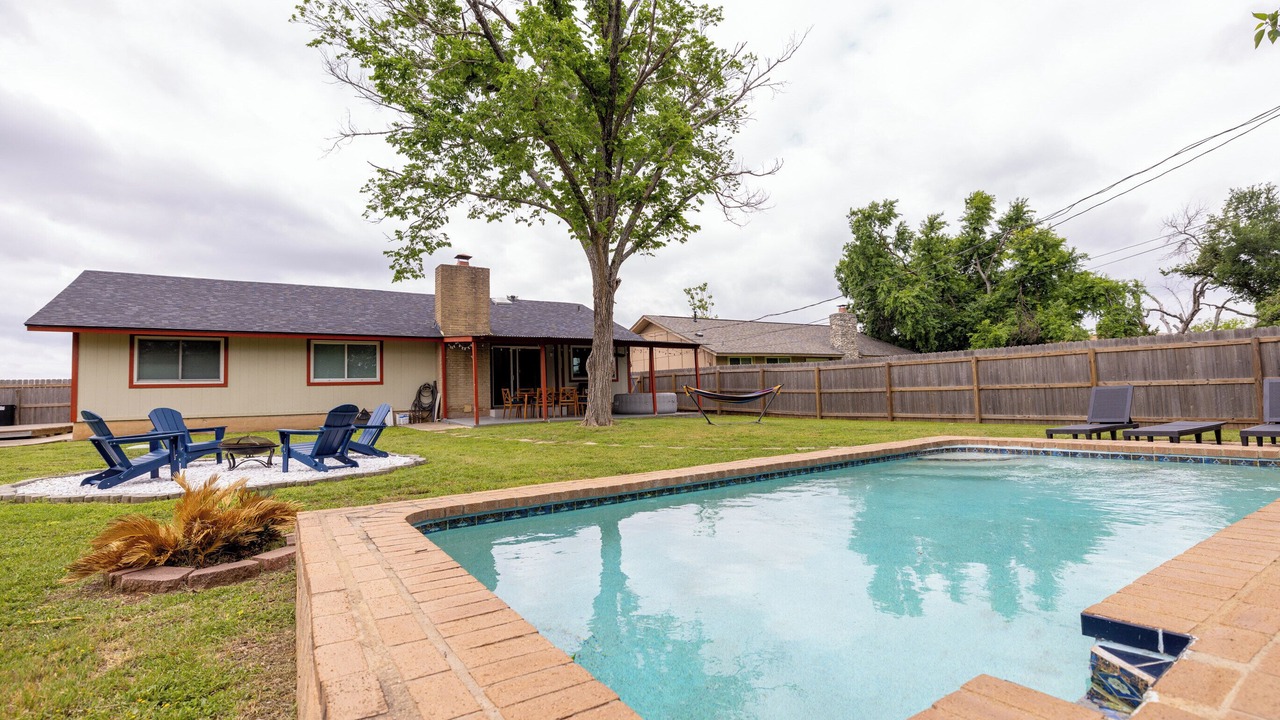 Photo of Outdoor in McNeil