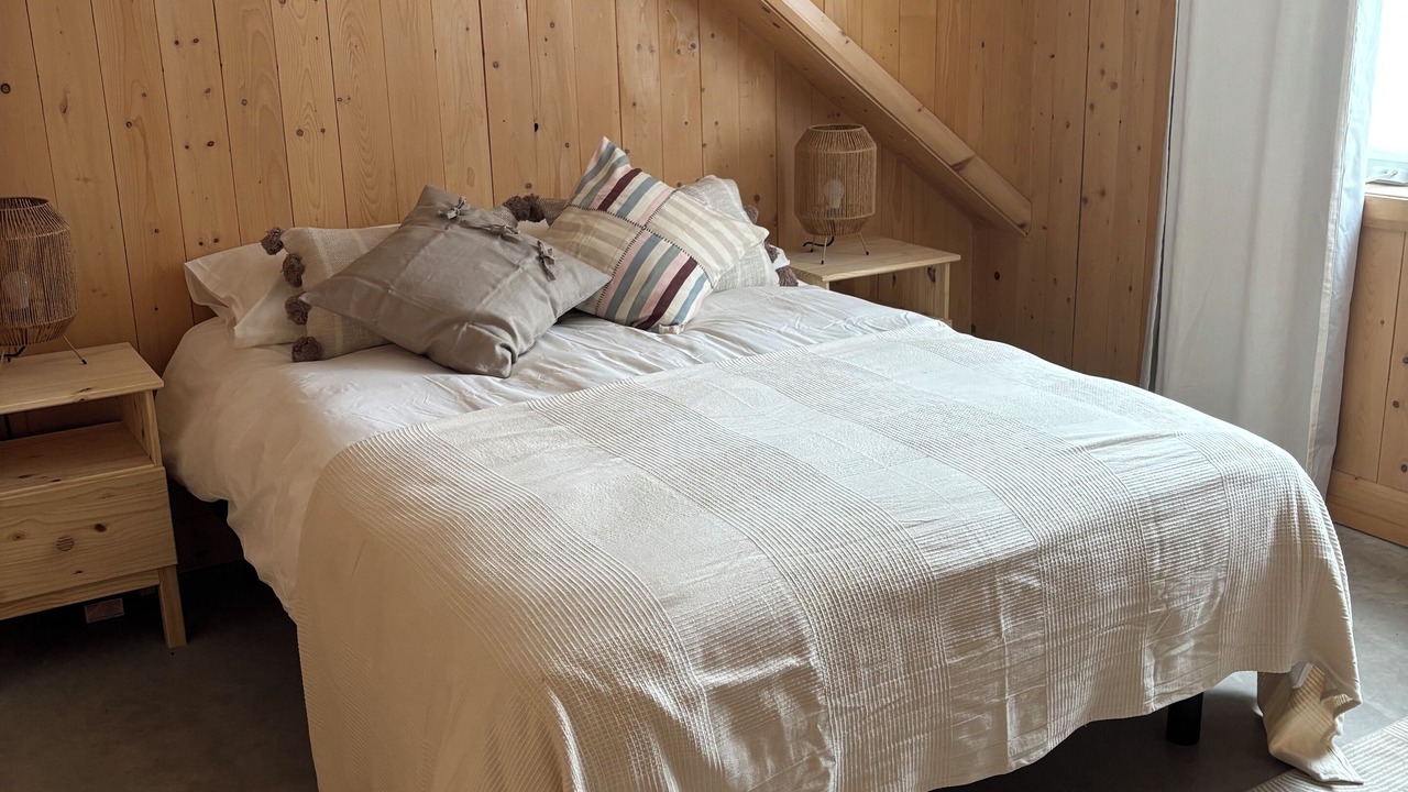 Photo of Bedroom in Saint-Etienne-de-Lauzon